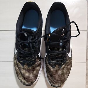 Mens Nike Black and Gold Downshifter Running Shoes Size 10.5